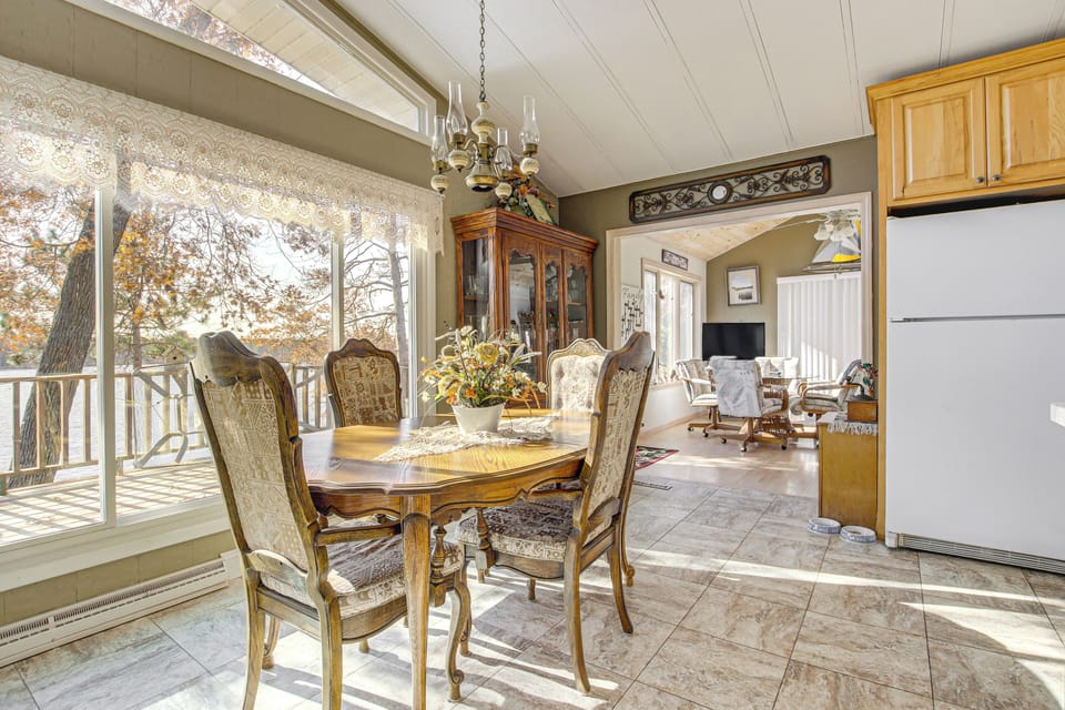 Dining Area | Dishware & Flatware | Main Level