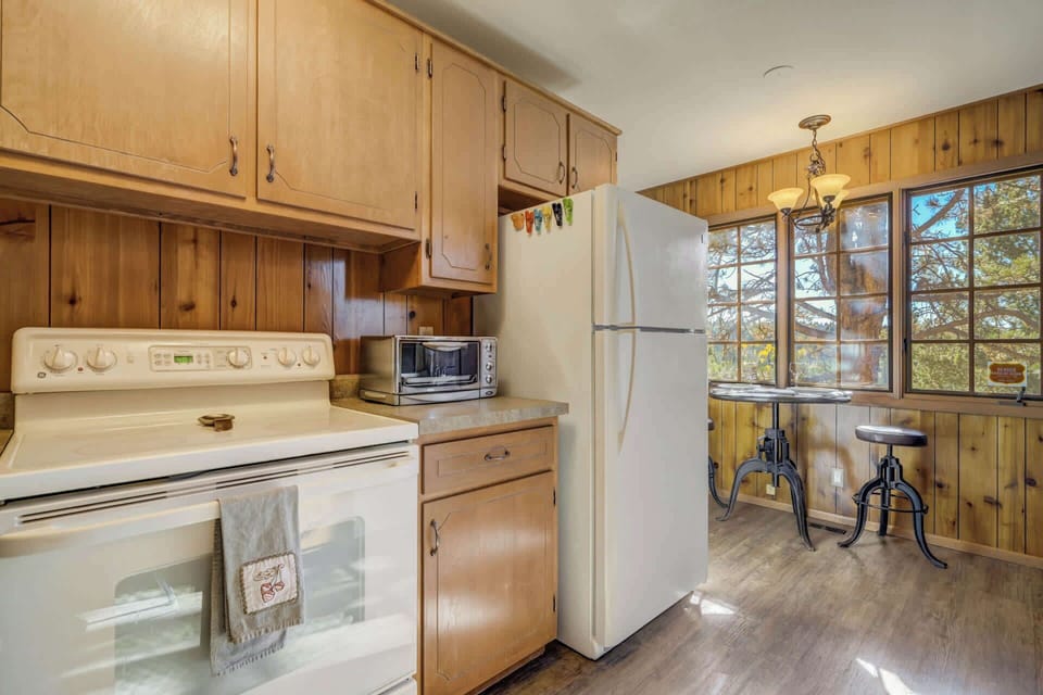 Kitchen side view 
