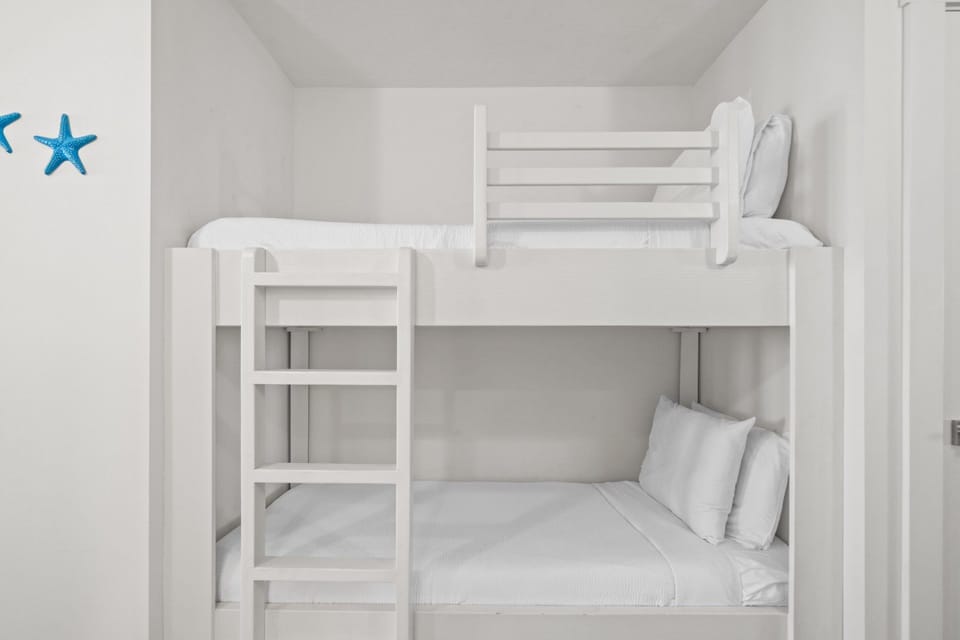 Bunk Alcove