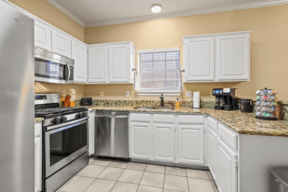 Fully equipped kitchen with granite countertops