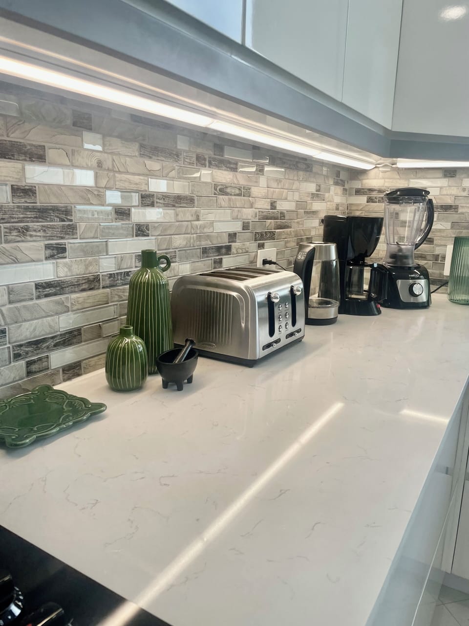 FULL EQUIPPED KITCHEN