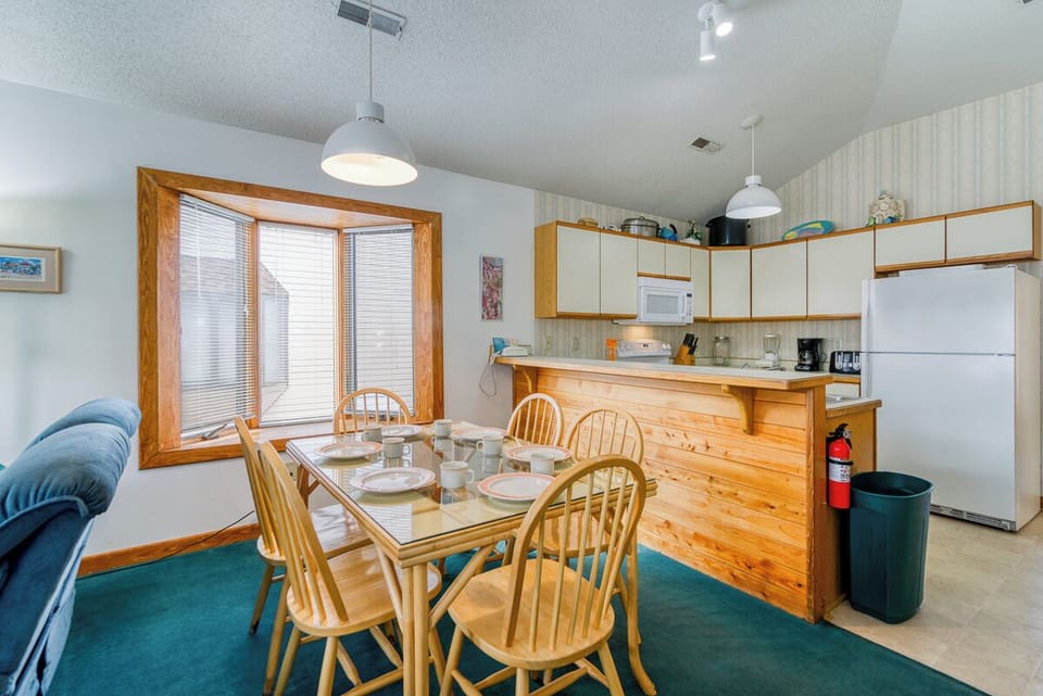 Top Level Dining Area
