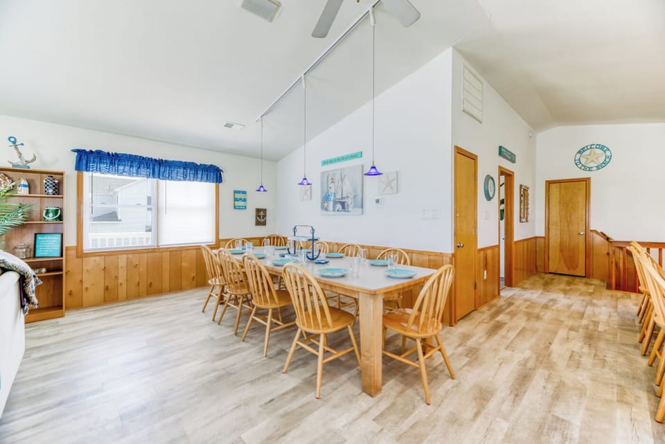 Top Level Dining Area