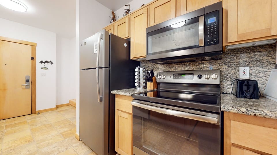 Indoors, Microwave, Oven, Refrigerator, Kitchen