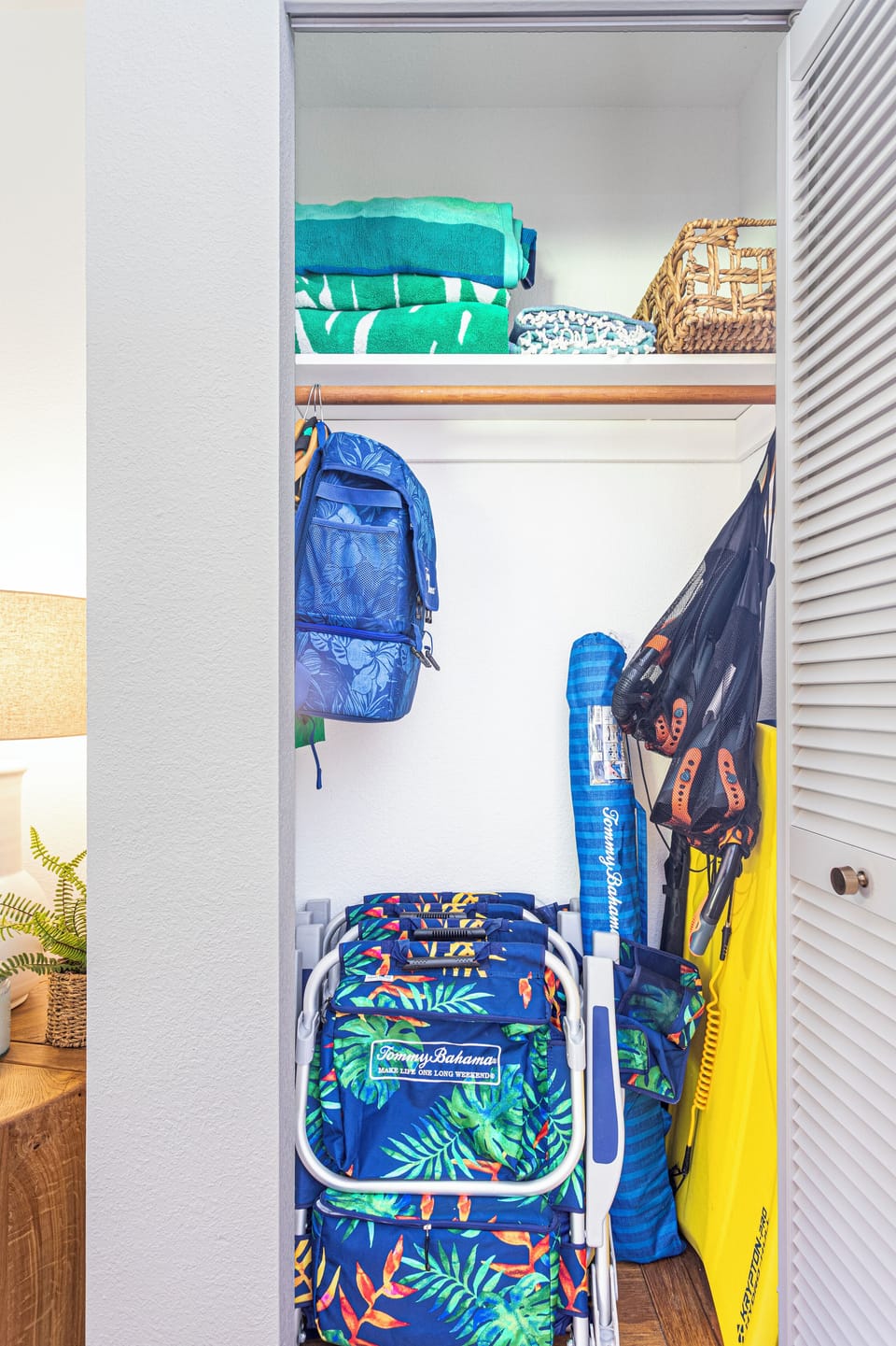 6 beach towels, 6 beach chairs, 1 umbrella, 2 body boards, 2 snorkel gear

