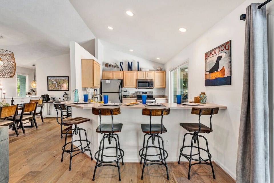 Enjoy casual dining that overlooks the kitchen.