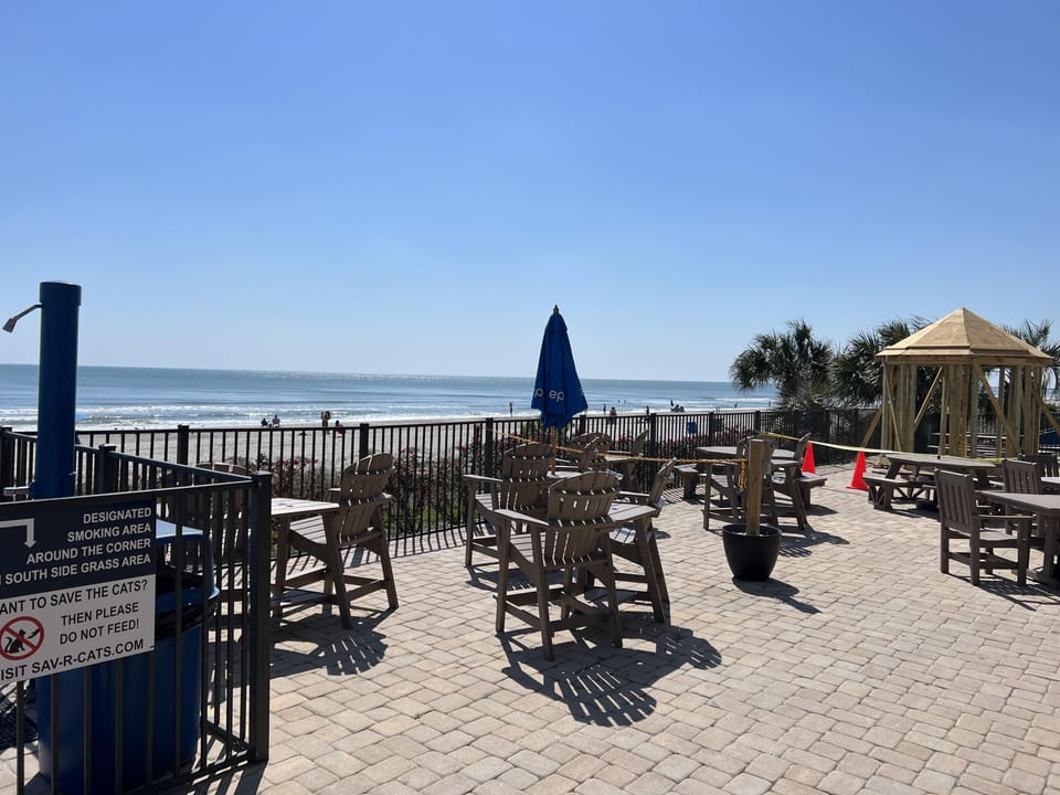 Beachfront Patio &amp; Tiki Bar Seating