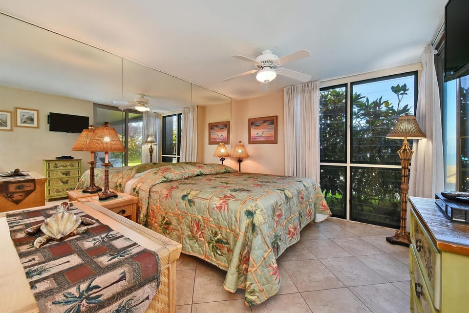 Ground floor unit/ Primary Bedroom with King Size Bed