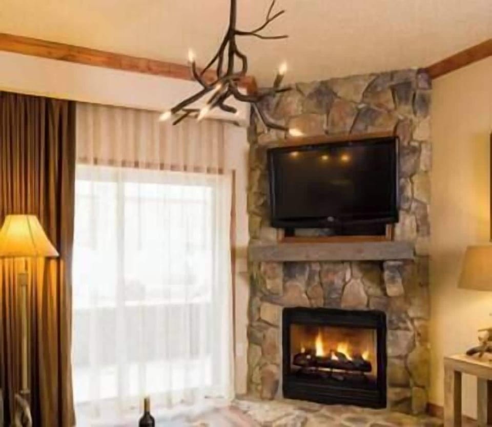 7d3db6fe 3615 4580 aaed c9aa81242d7e