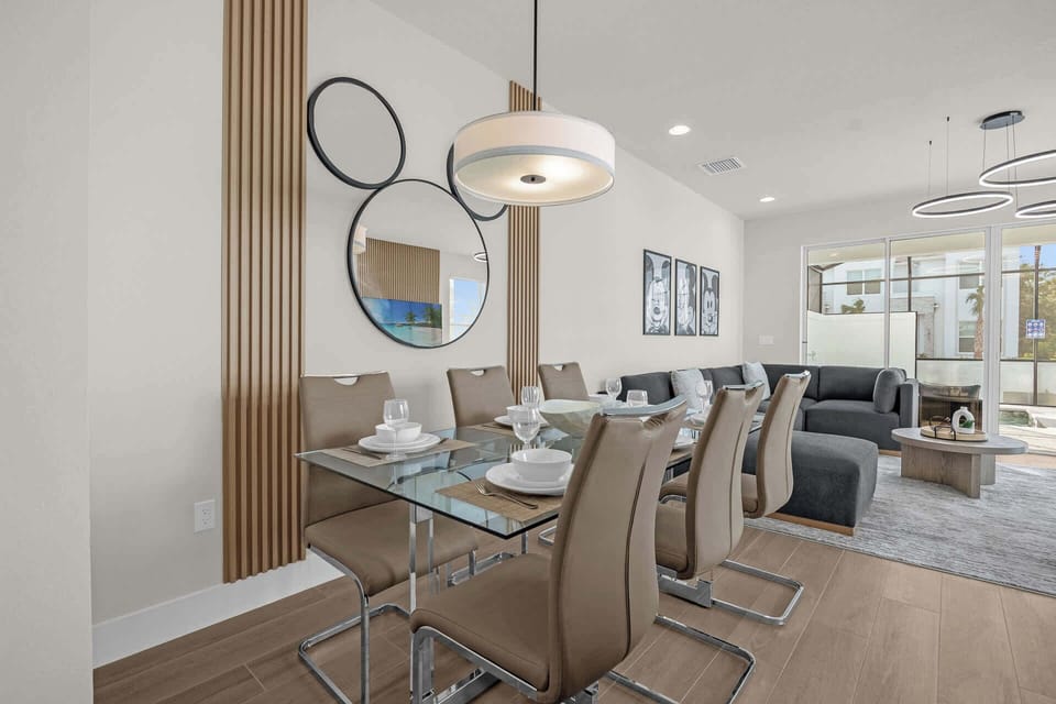 Large Capacity Dining Table