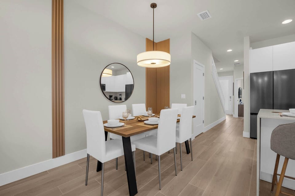 Full Dining Set