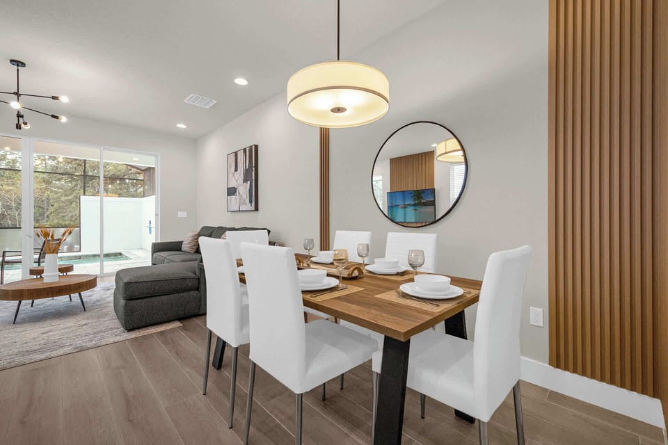 Large Capacity Dining Table