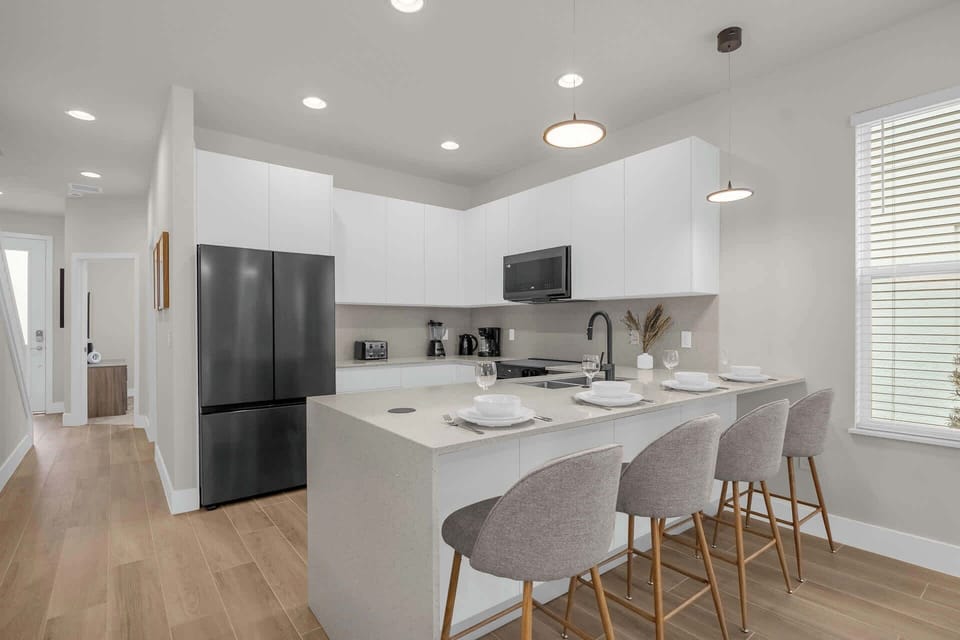 Additional Kitchen Bar Seating
