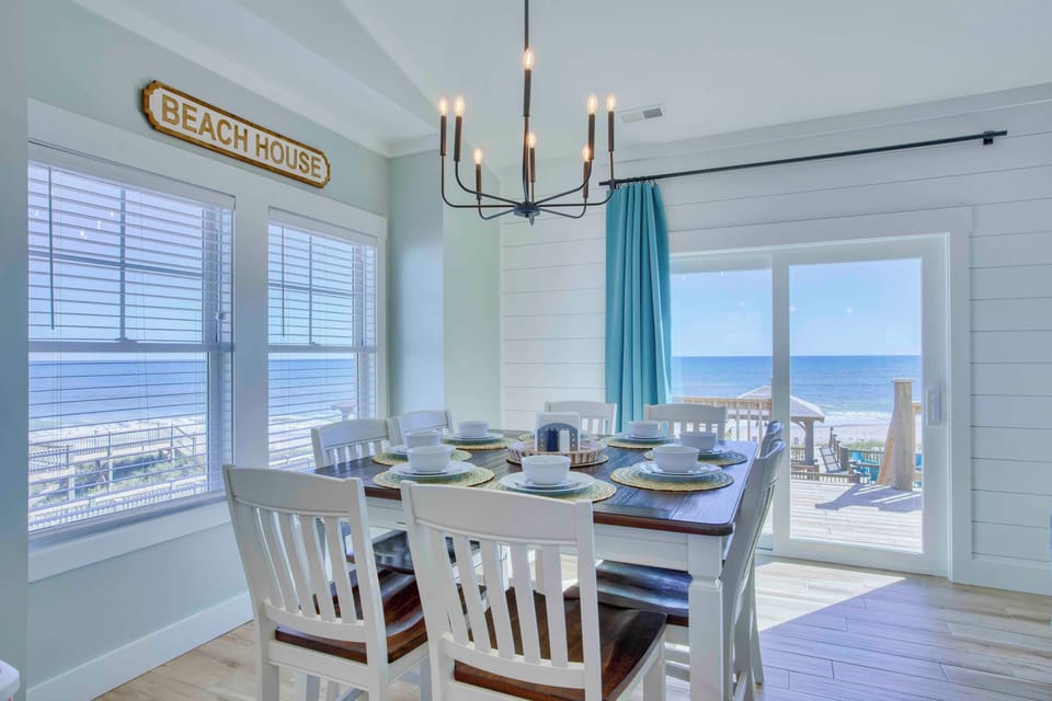 Oceanfront Dining  for 8