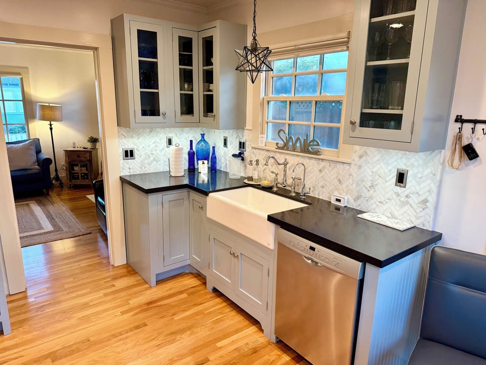 Farmhouse Sink with filtered water.