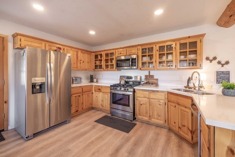 Plenty of room in this kitchen to chef it up