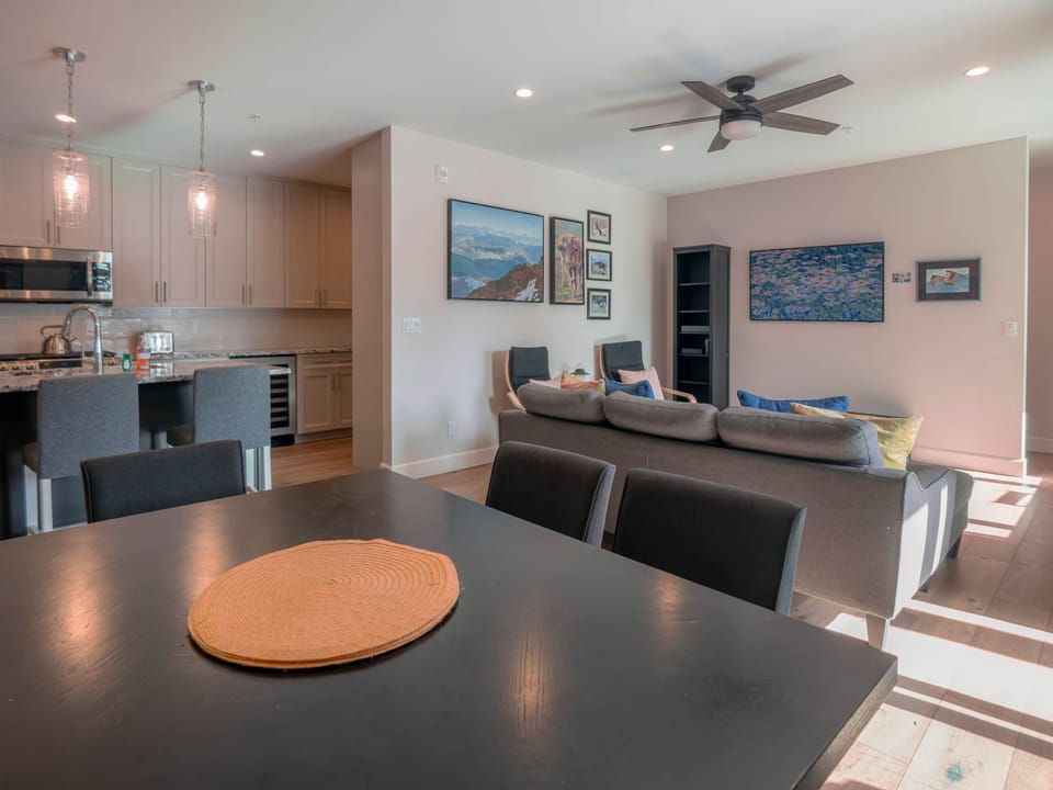 Bright, open living area with expansive mountain views.