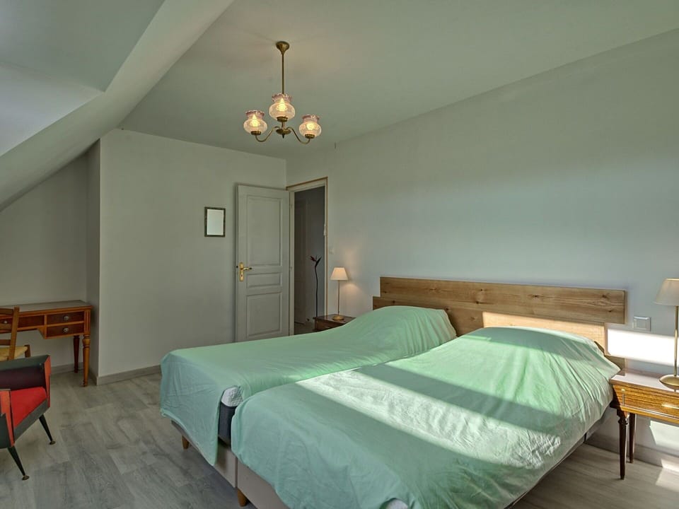 Table, Furniture, Building, Property, Comfort, Wood, Door, Interior Design, Bed Frame, House