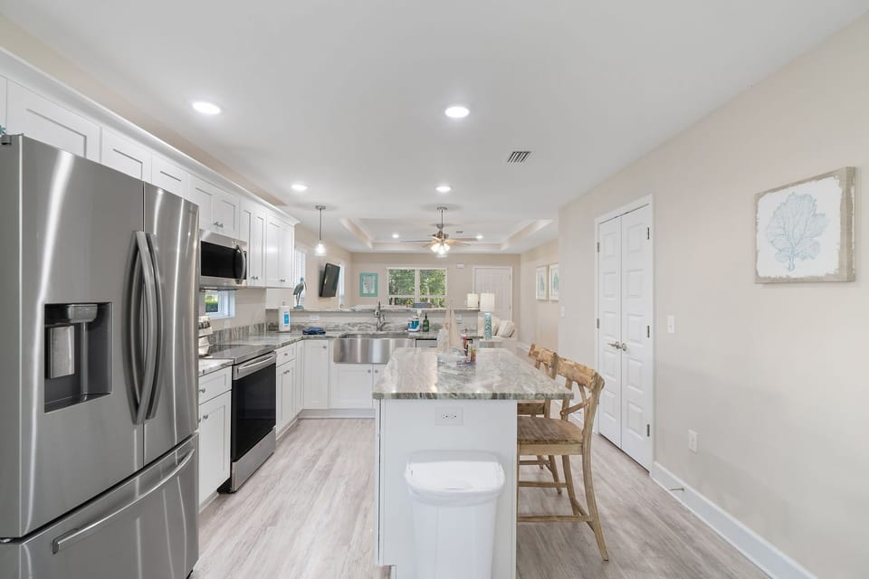 Plenty of room in the modern refrigerator and freezer. 
