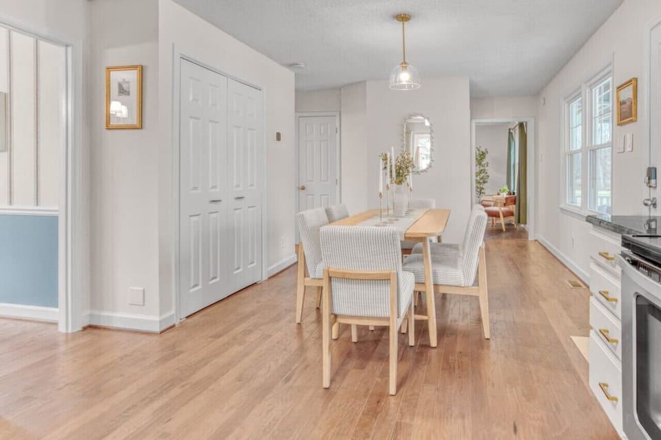 Spacious and bright connecting hallways
