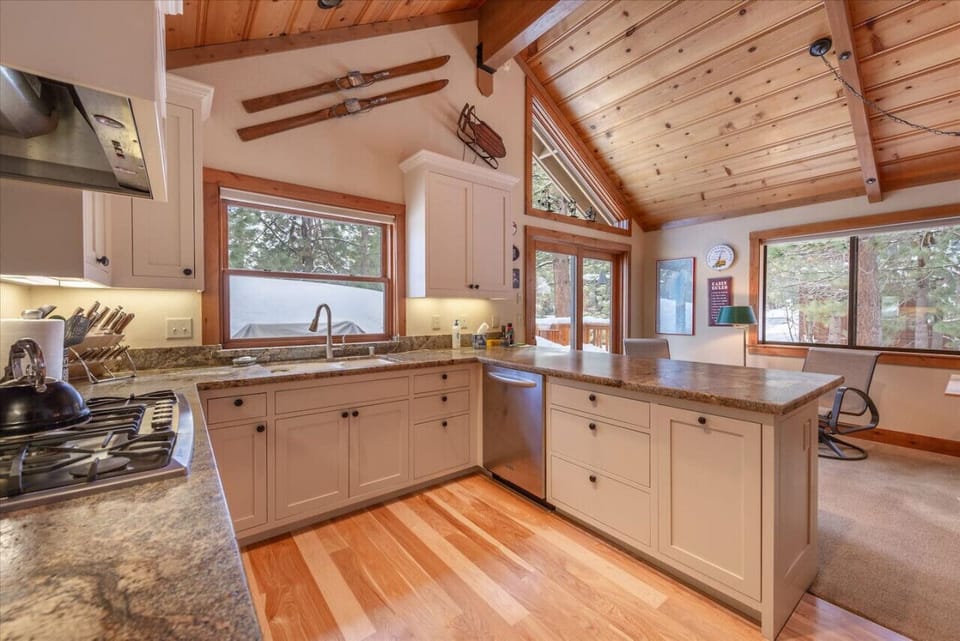 Nicely appointed kitchen