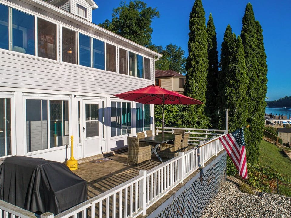 Outside patio | Grill with propane 