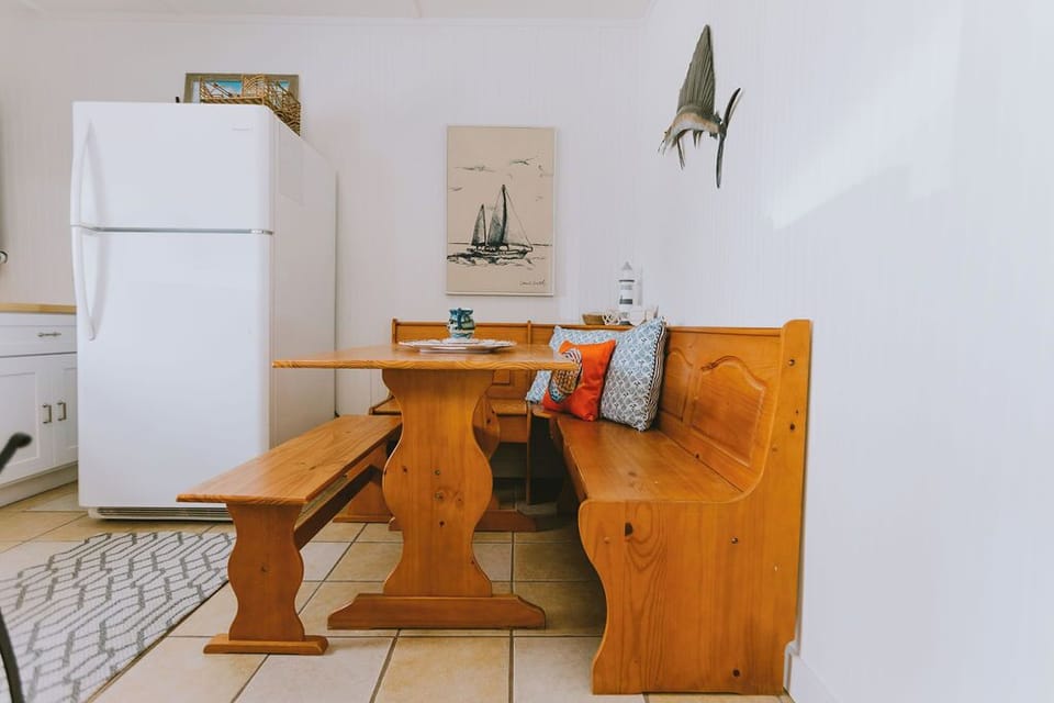 NH337B: Coastal Dunes 2 | Dining and Kitchen Areas