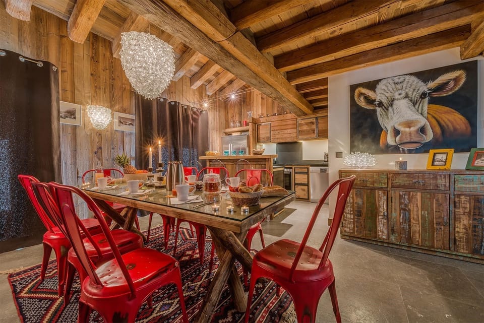 Tuck into a great meal in your dining area.