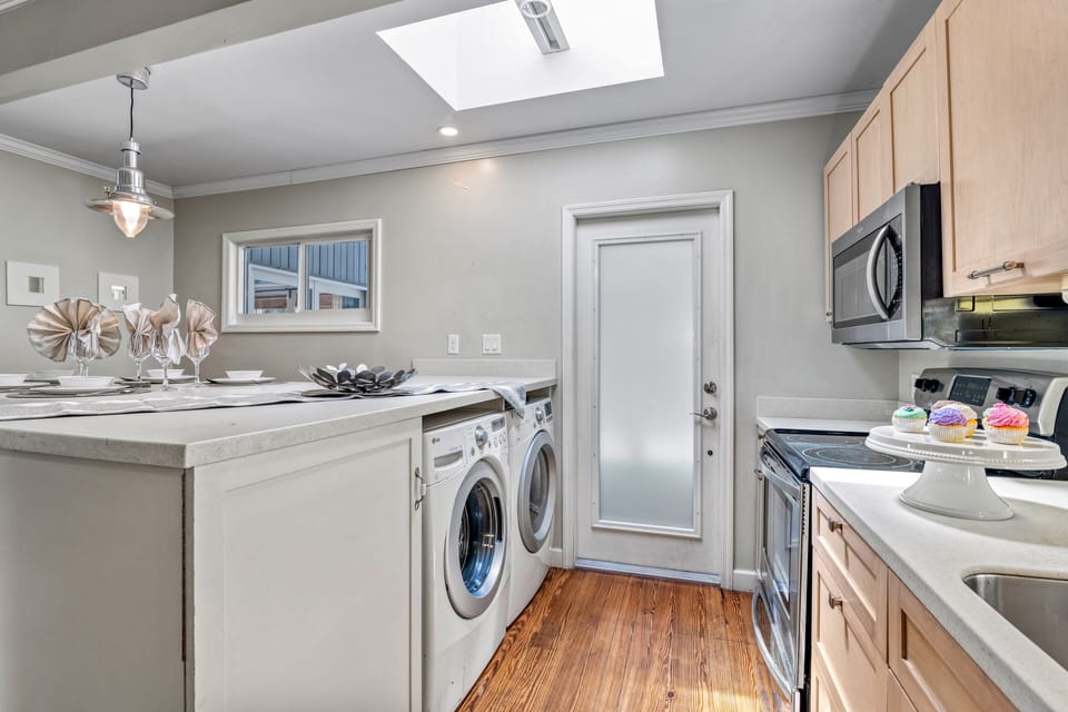 In-home washer and dryer make beach days and longer stays worry-free.