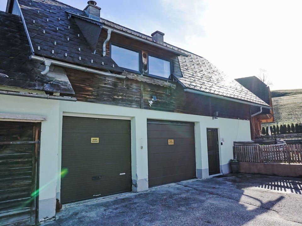 Building, Property, Sky, Cloud, Window, Door, Wood, Cottage, Residential Area