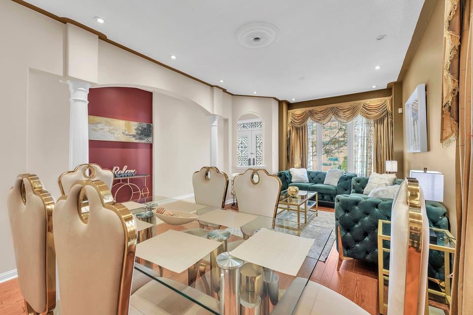 Dining area 1 