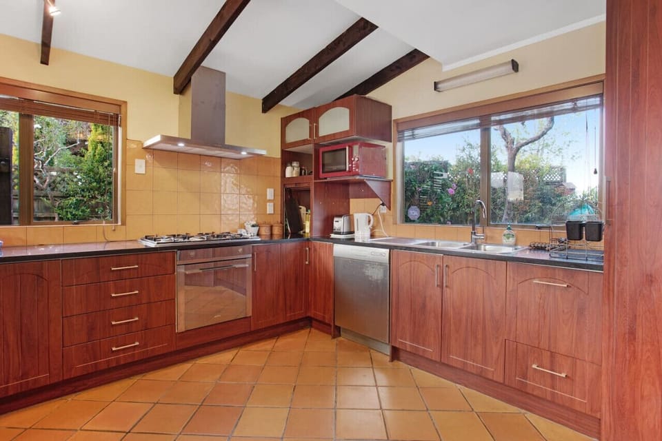 There is plenty of bench space to prep meals if you want to cook for the family.