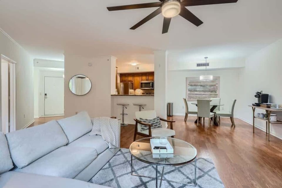 630SSapodillaAve306-WebQuality-004-05DiningRoom