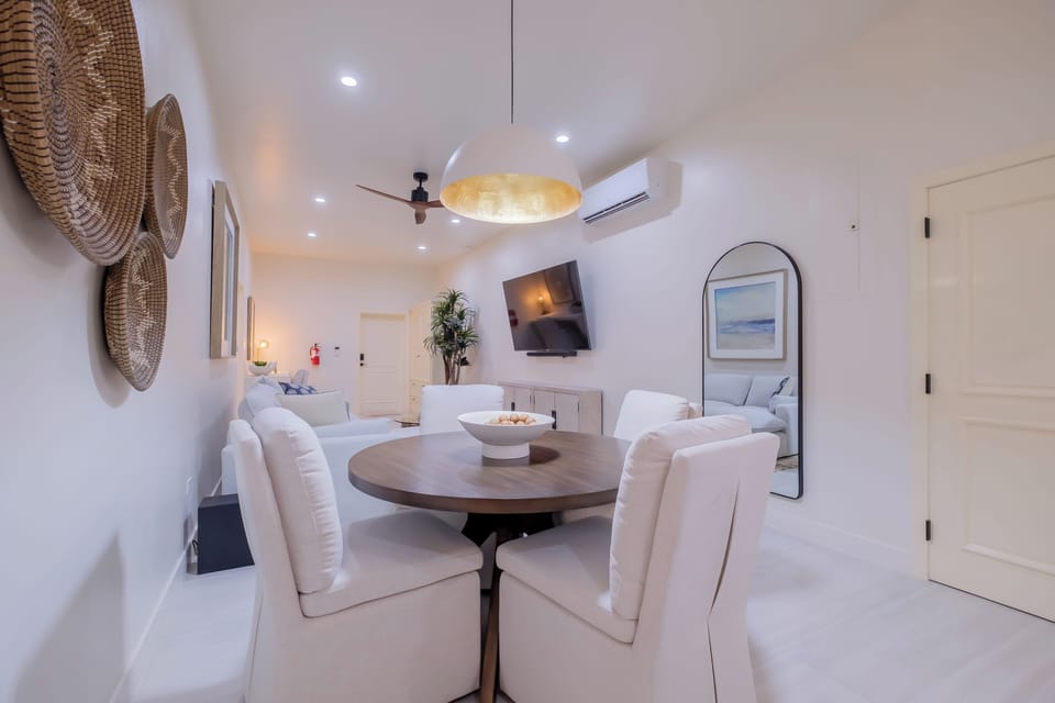 Dining Area (4)