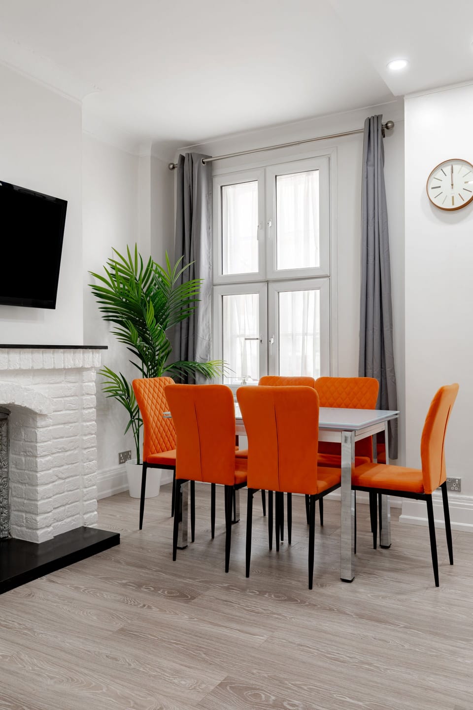 Living Room / Lounge