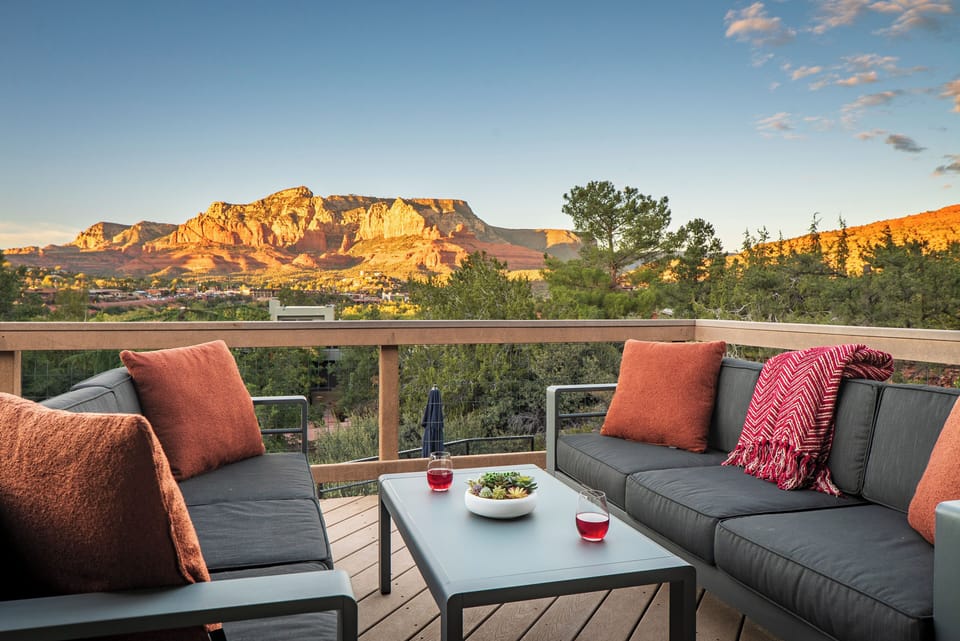 Relaxing seating on the upper deck with Wow views. Cozy seating and BBQ
