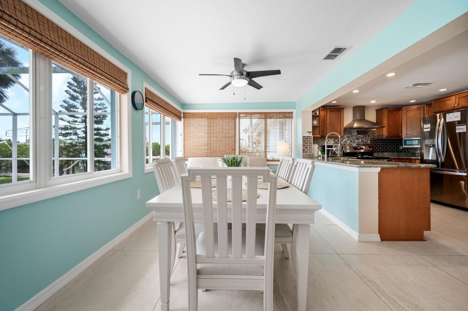 Waterfront 3BR – Pool, Dock, Kayaks & Beach (3243)