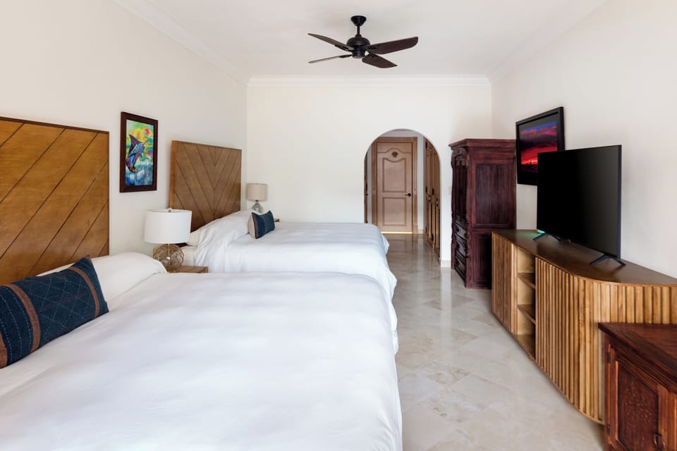 Private Guest Suite for your guests, king beds, attached full bath, and more!