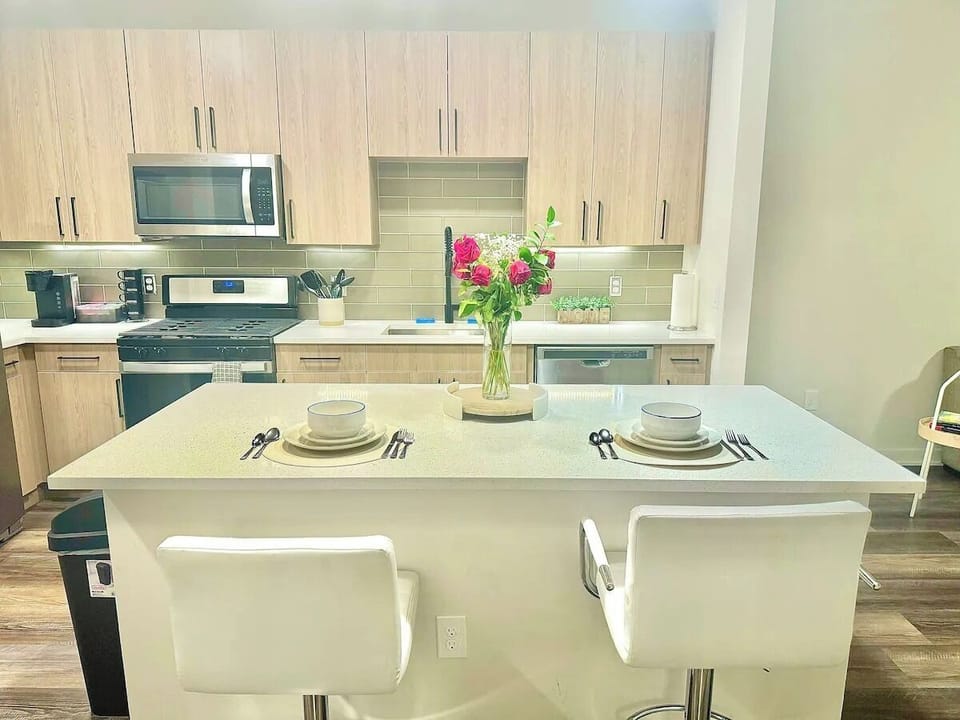 Fully Equipped Kitchen with Dining Area