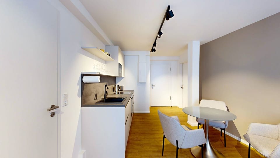 Fully equipped kitchenette in the N°8A Boardinghouse Lüneburg (2)