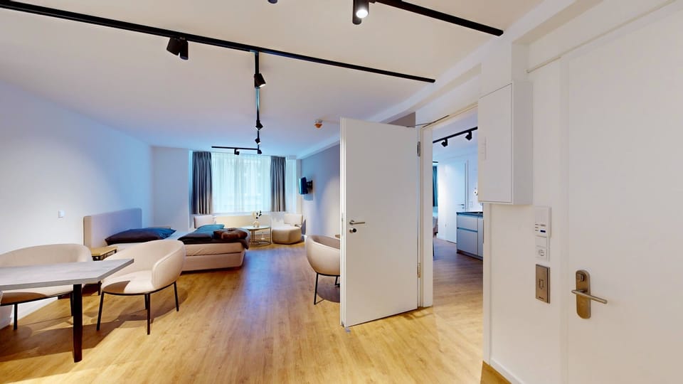 Connecting door to Apartment 4 - combine both apartments for more sleeping space
