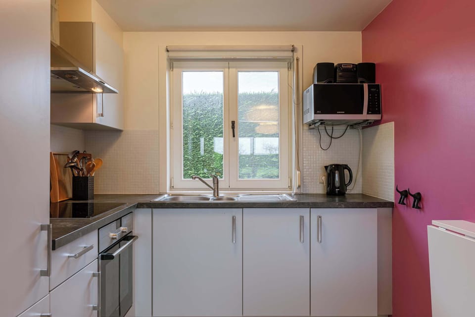 Kitchen with oven 