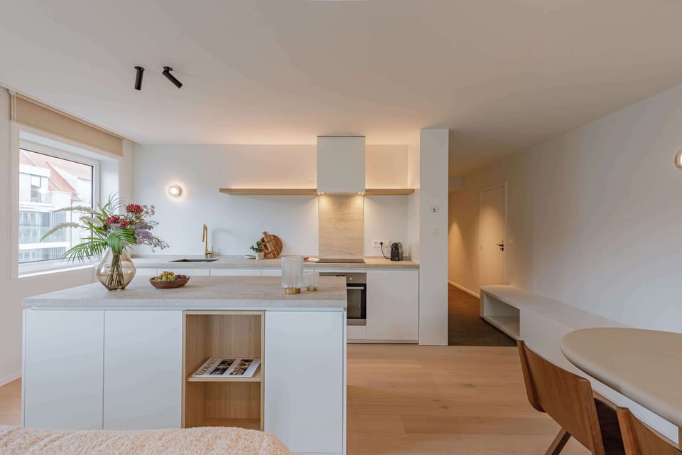 Spacious Kitchen with oven

