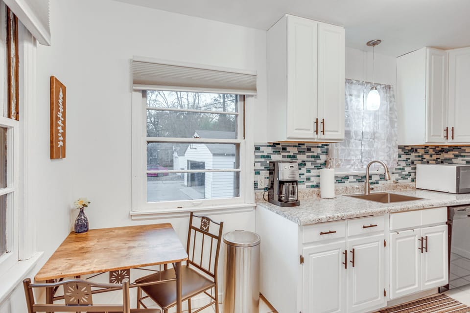 Dining Area | Main Level | Dishware & Flatware Provided