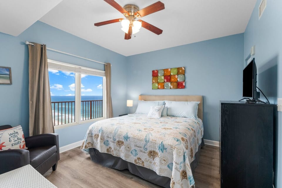 King Size Master Bedroom with Spectacular Ocean and Beach Views!