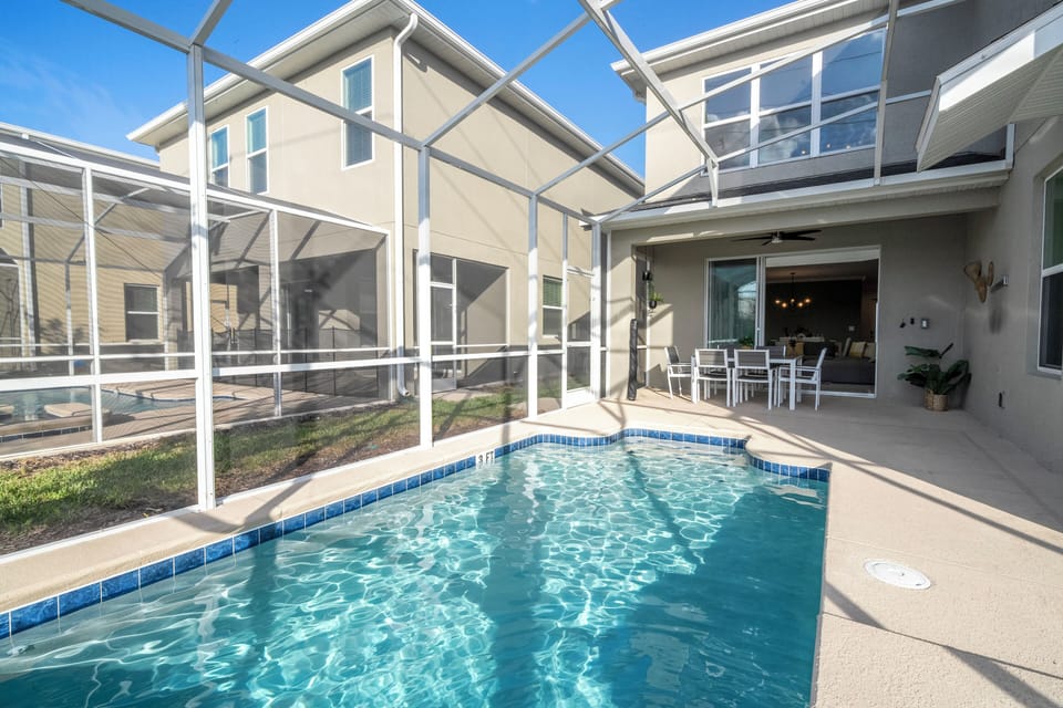 Enjoy a private pool and jacuzzi, perfect for relaxing, unwinding, and soaking up the sun in a tranquil setting while you make your family meal with our BBQ facilites