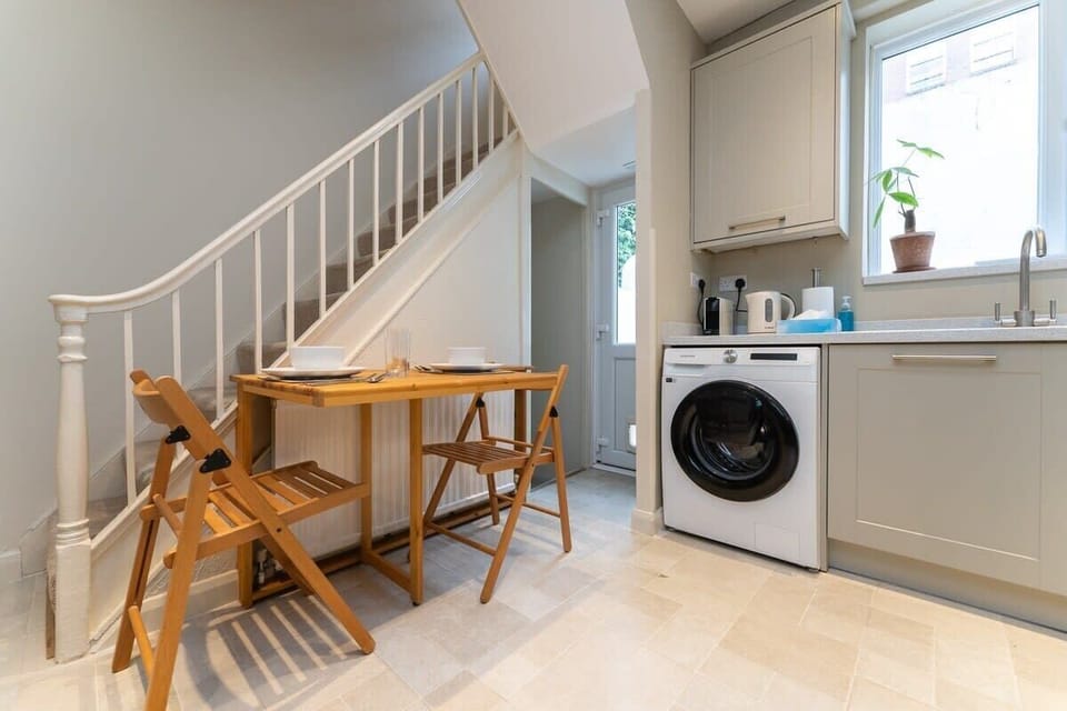 Blue Hues on Over Street, Brighton and Hove - Host & Stay