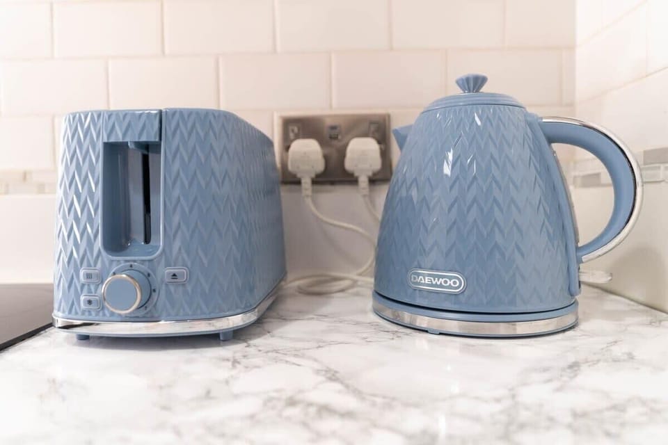 Fix your breakfast , lunch or dinner in the well equipped and functional kitchen