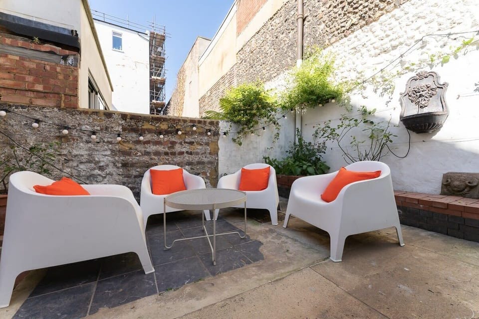 Sunny Terrace on Robert Street, Brighton and Hove - Host & Stay