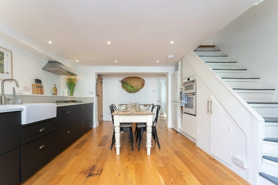 Sunny Terrace on Robert Street, Brighton and Hove - Host & Stay